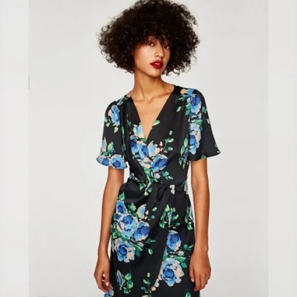 short floral print dress zara ZARA Purple & White Short Sleeve Dress With Flowers. Button Front & Co Cloud & Bunny